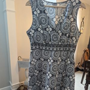 Croft & Barrow women's dress, size 14, stretchy, below the knee